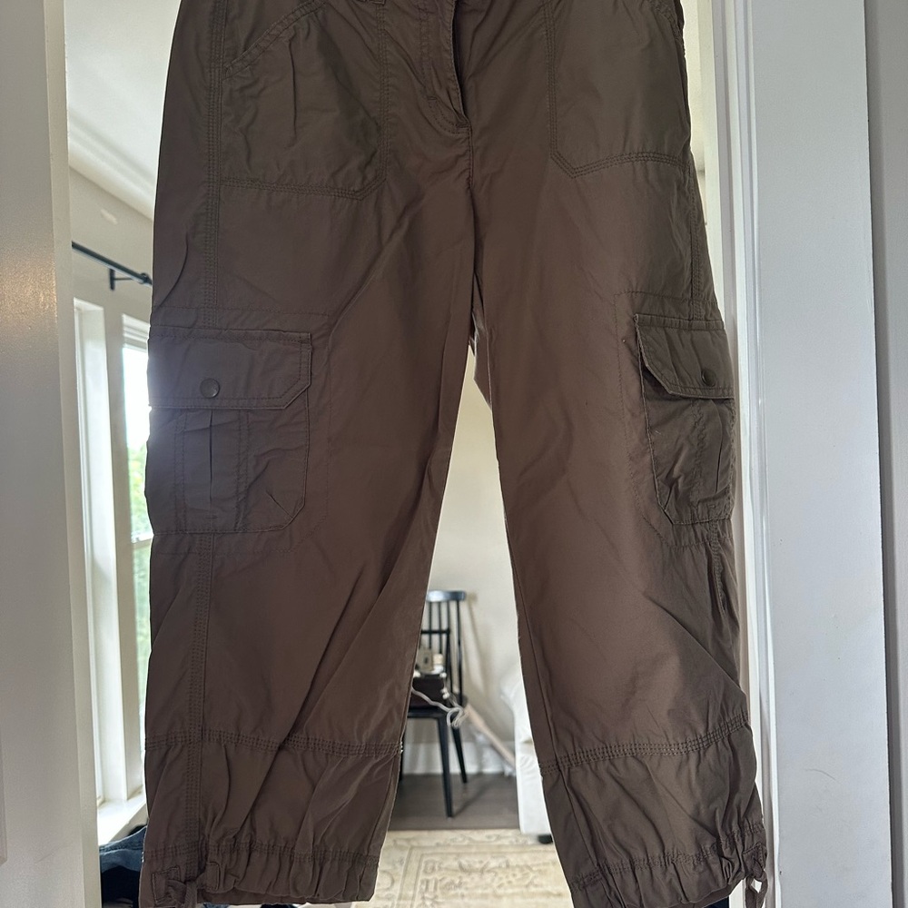 Tommy Hilfiger Brown Cargo Capri Pants- 6